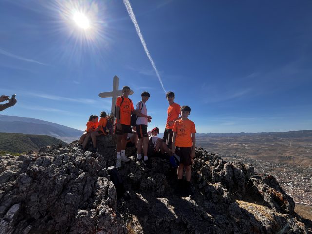 Éxito de participación en nuestra tradicional Excursión a la Cruz de la Atalaya 2026